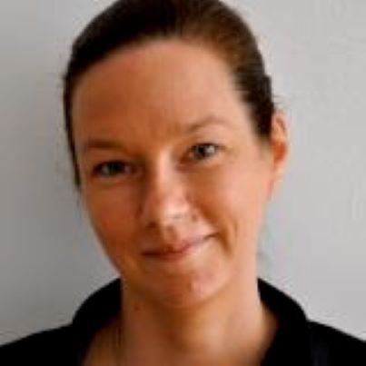 Verhandlungsführungs-Expertin Frau Isabelle Göllner, Contract Manager