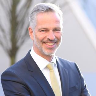 Litigation-Experte Herr Dr. Ulrich Hagel, Unternehmensjurist 